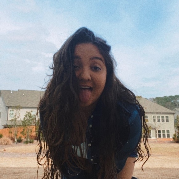 Meet your Posher, Naty - Picture 1 of 1